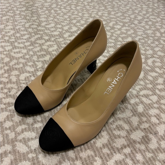 Chanel leather pumps size 39 - Picture 1 of 7